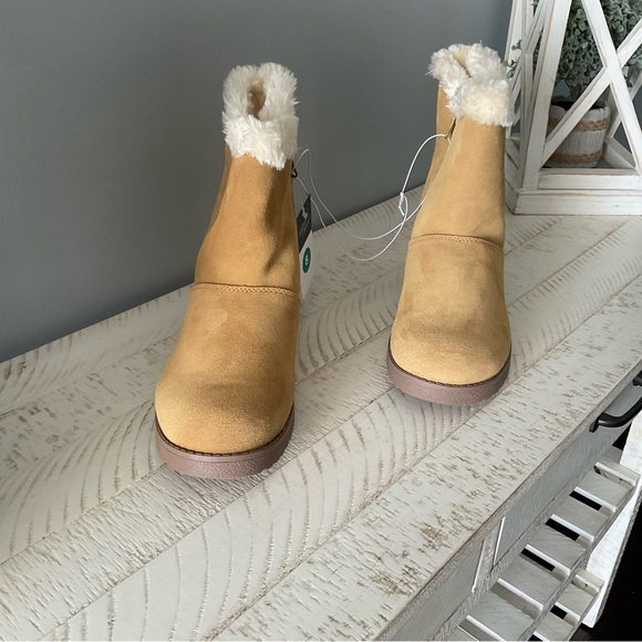 Universal Threads - Cat Boots - Genuine Leather - Size 8 - Picture 3 of 9